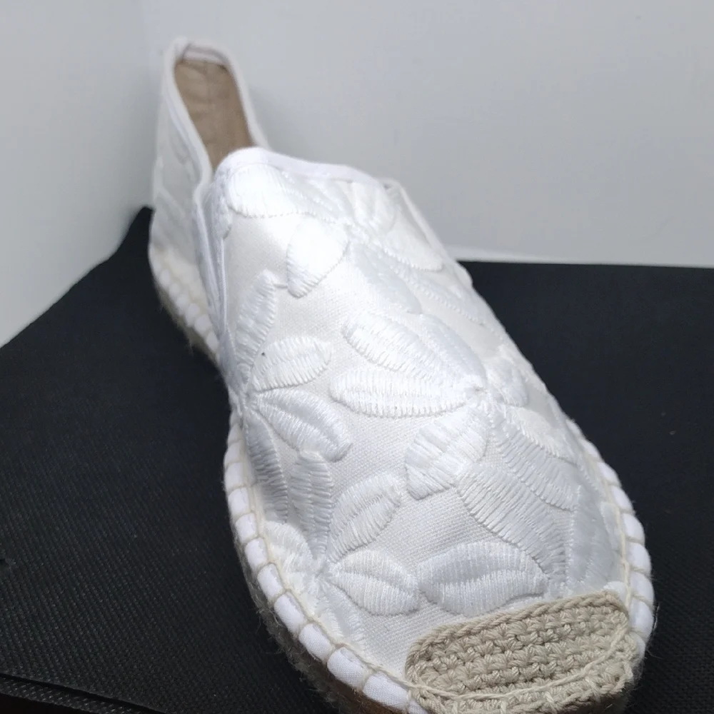 White Floral Lace Slip On Espadrilles Shoes Size 7